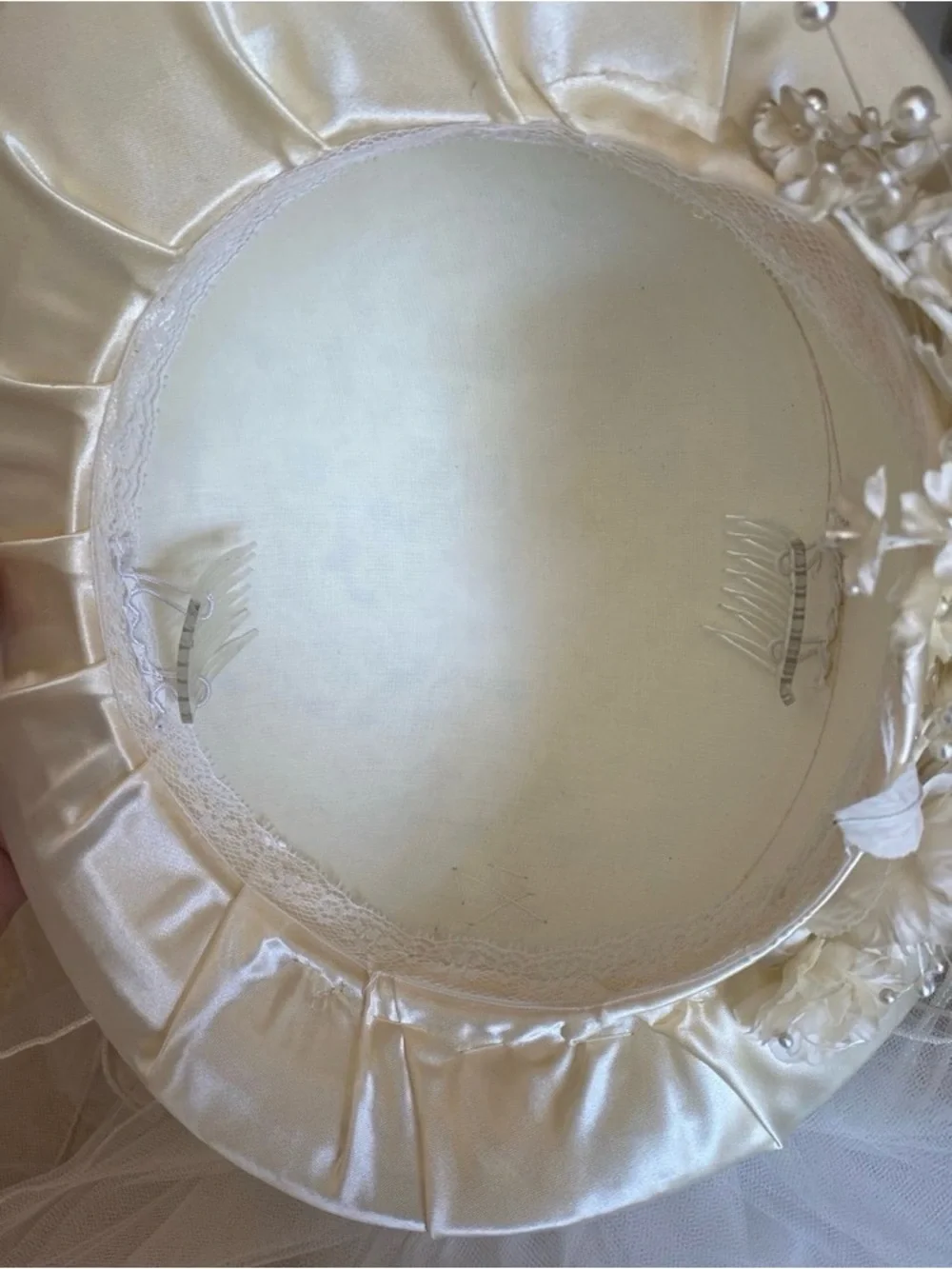 Vintage 1970s Wedding Bridal Beaded Floral Headpiece Veil Hat White Ivory Formal